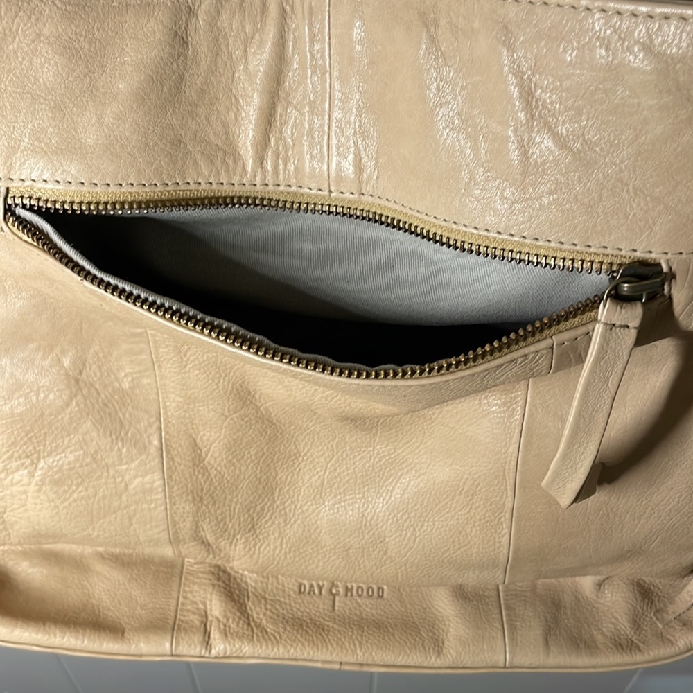 Day & Mood Lia Hobo Leather Bag - Picture 14 of 17